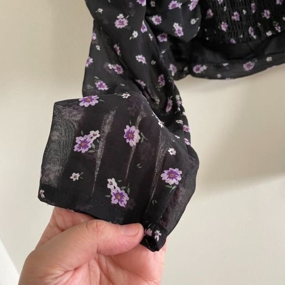H&M long sleeves Draped fitted square neck puff sleeves blouse black floral sz m - Picture 4 of 7